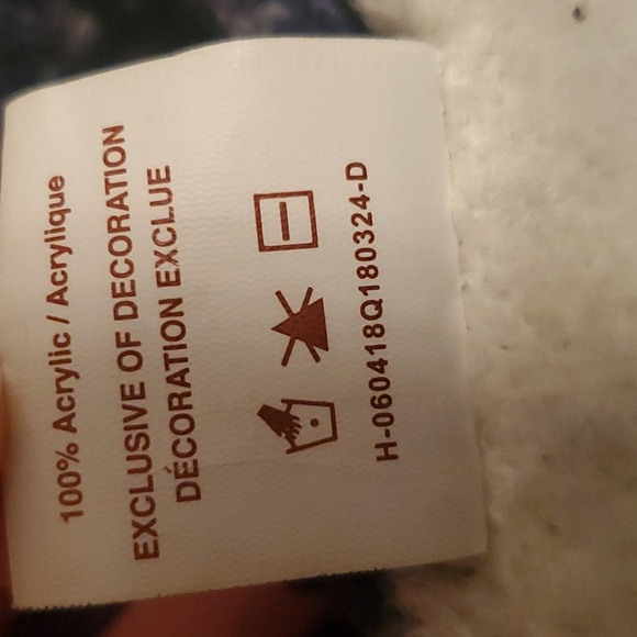 Colorful, cozy, fluffy, trendy scarf by Great Northern. Oversized. Multicolor. - Picture 5 of 5